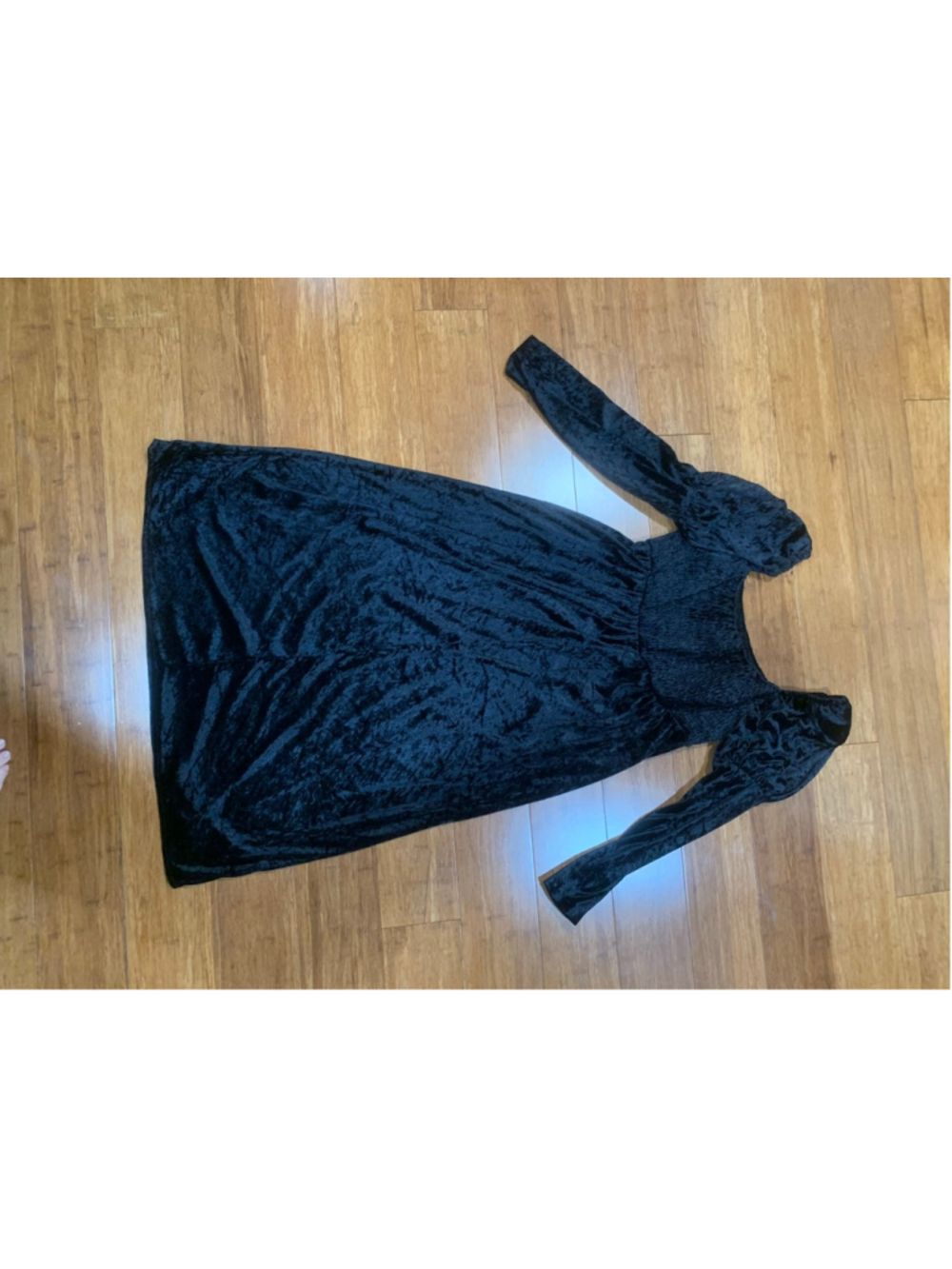Vntg 90’s Women's MADISON WELLS Volup Long Sleeve black Velvet Midi Dress